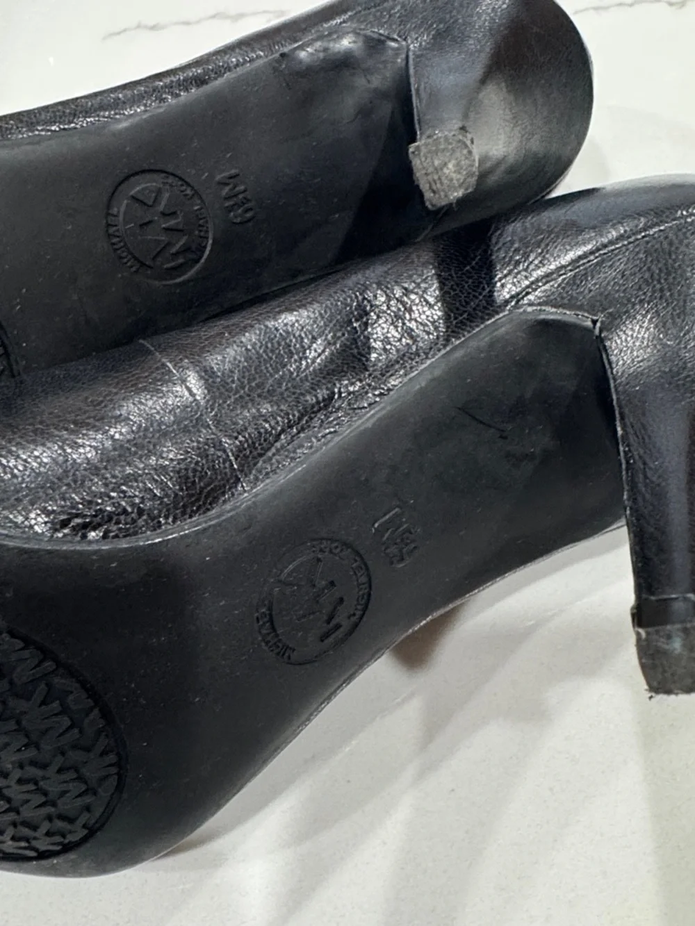 Michael Kors Black Leather Pointed Toe Stiletto Pumps - Picture 9 of 9